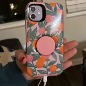 Otter Box phone case with pop socket